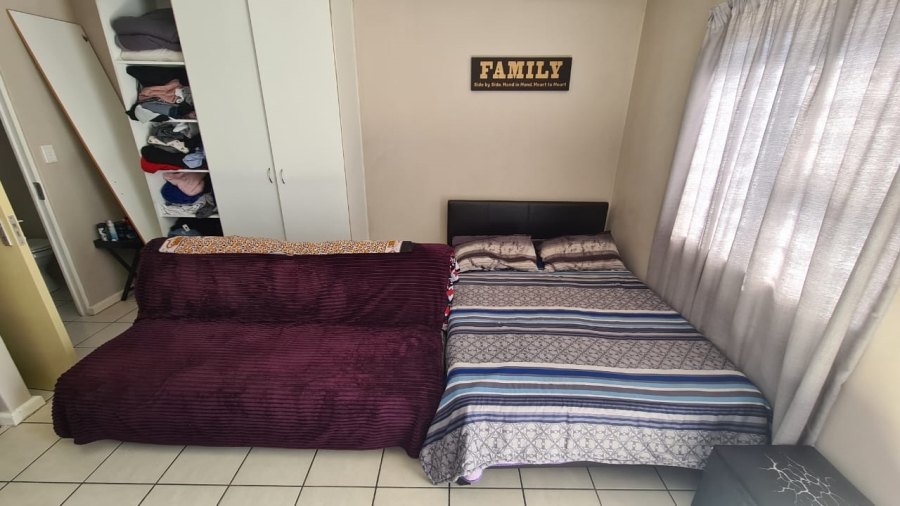  Bedroom Property for Sale in Maitland Western Cape